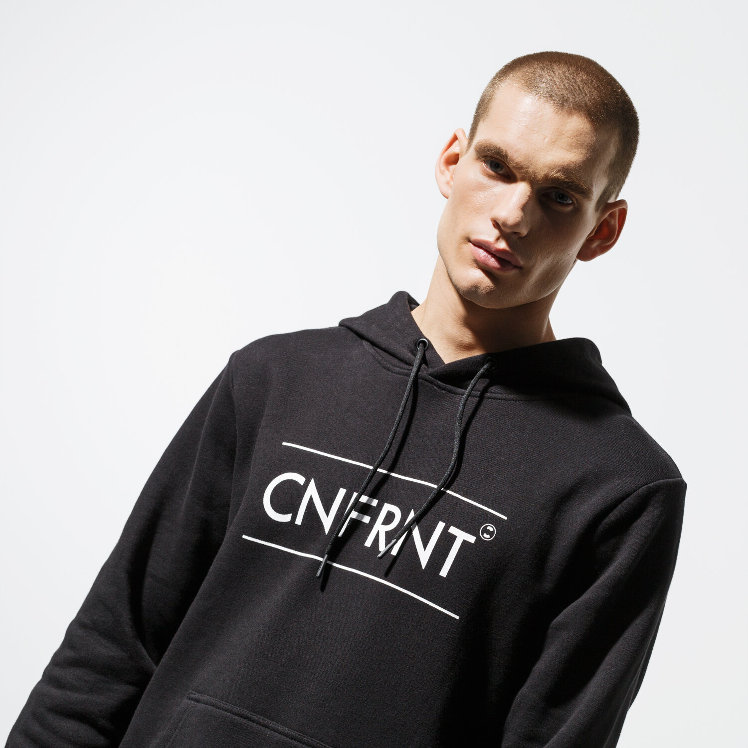 Bărbați bluză CONFRONT BLUZĂ ESSENTIAL BLK HOODY  CF39BLM38003 Negru