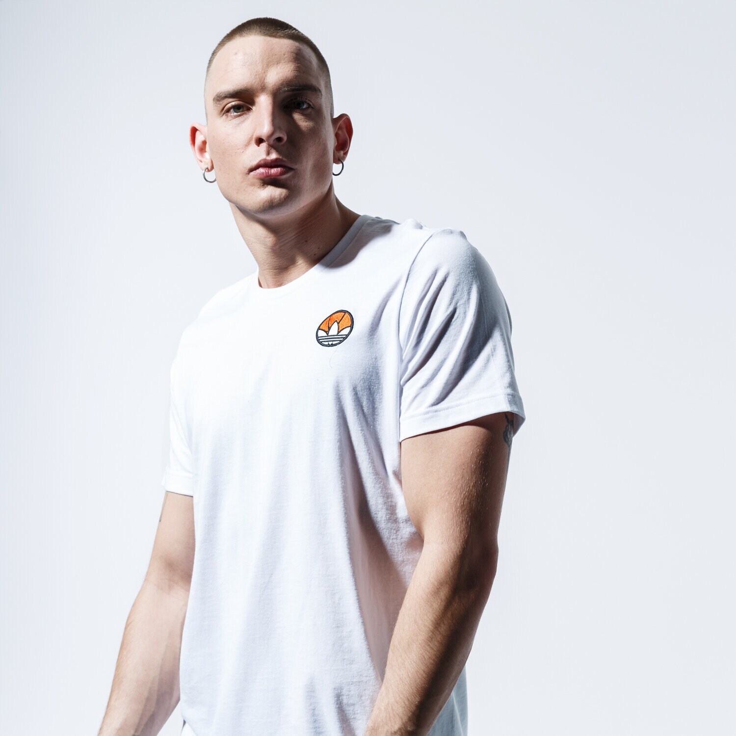 Bărbați tricou ADIDAS TRICOU BB MINI EMB TEE GJ9575 Alb