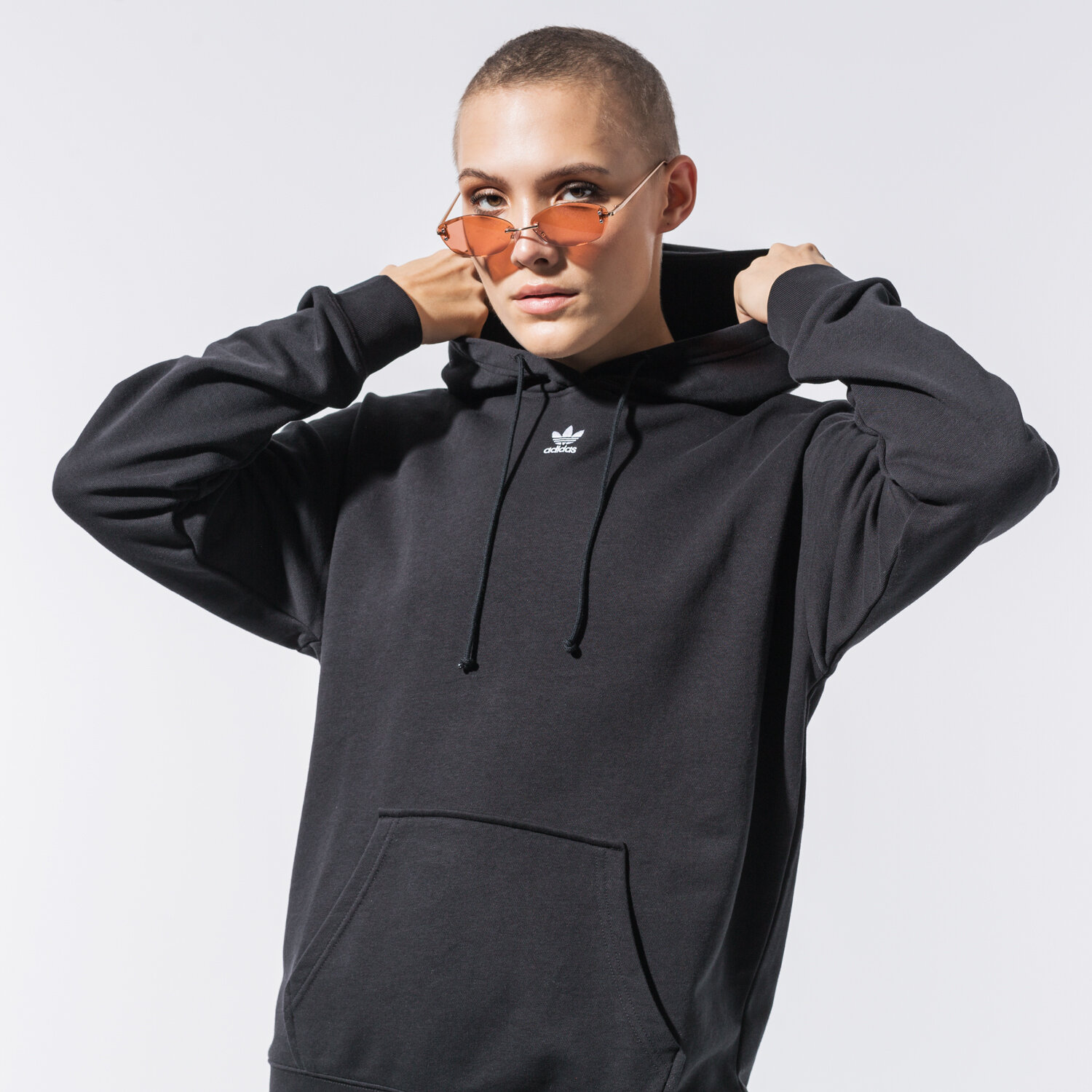 Femei bluză ADIDAS BLUZĂ CU GLUGĂ TREFOIL ESSENTIALS HOODIE GD4291 Negru