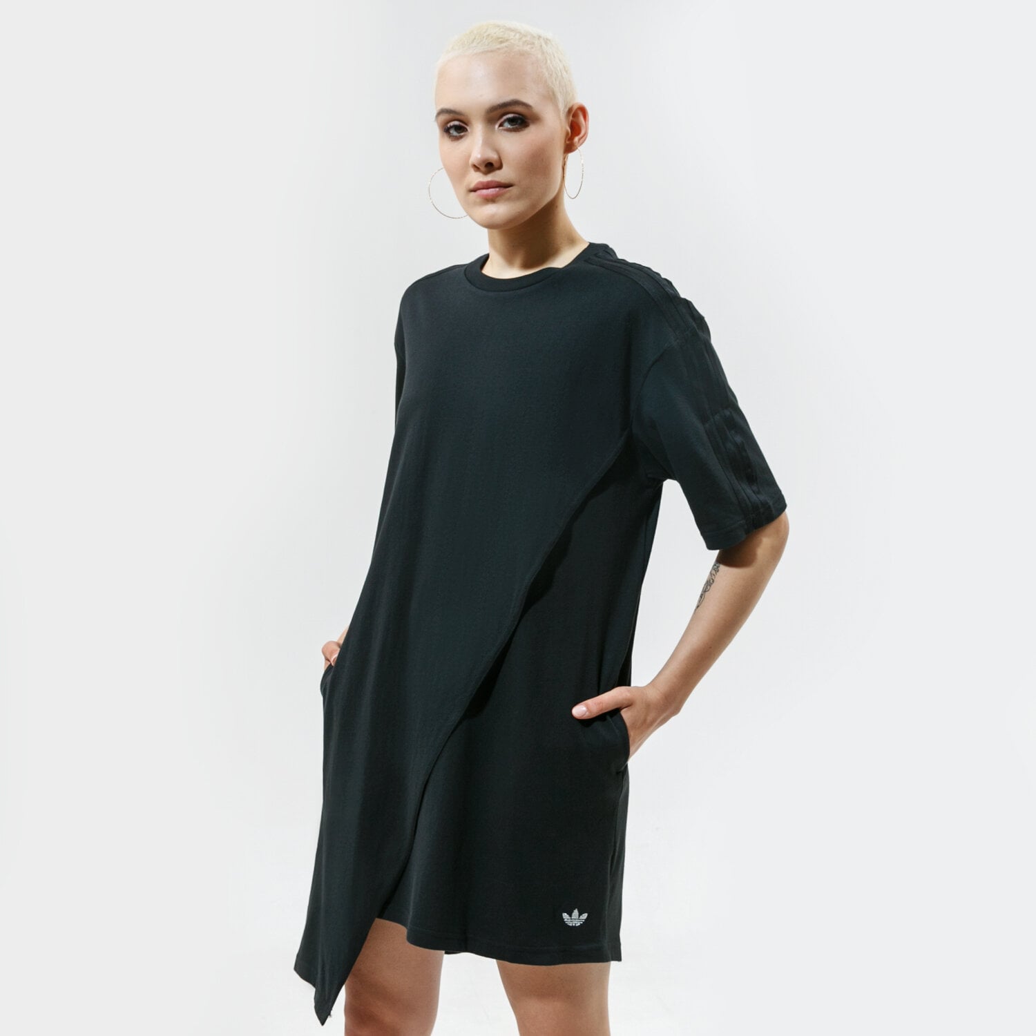 Femei rochii și fuste ADIDAS ROCHIE TEE TRENINGS GN3165 Negru