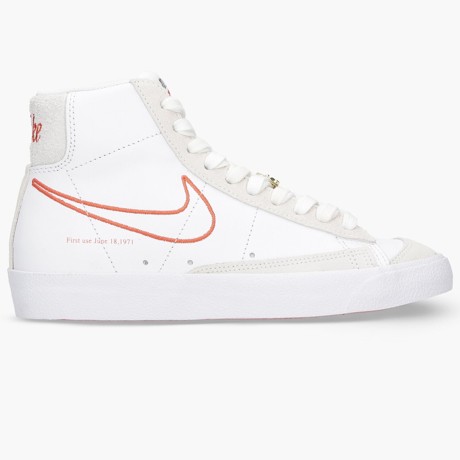 Femei pantofi sport NIKE BLAZER MID '77 SE DH6757-100 Alb