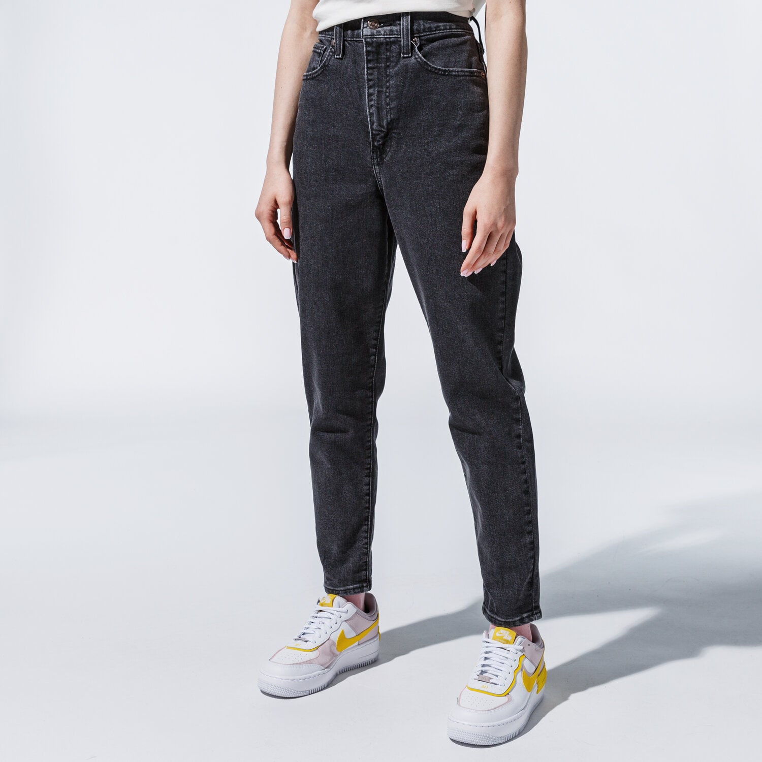 Femei pantaloni LEVI'S PANTALONI  HIGH WAISTED TAPER 26986-0000 Negru