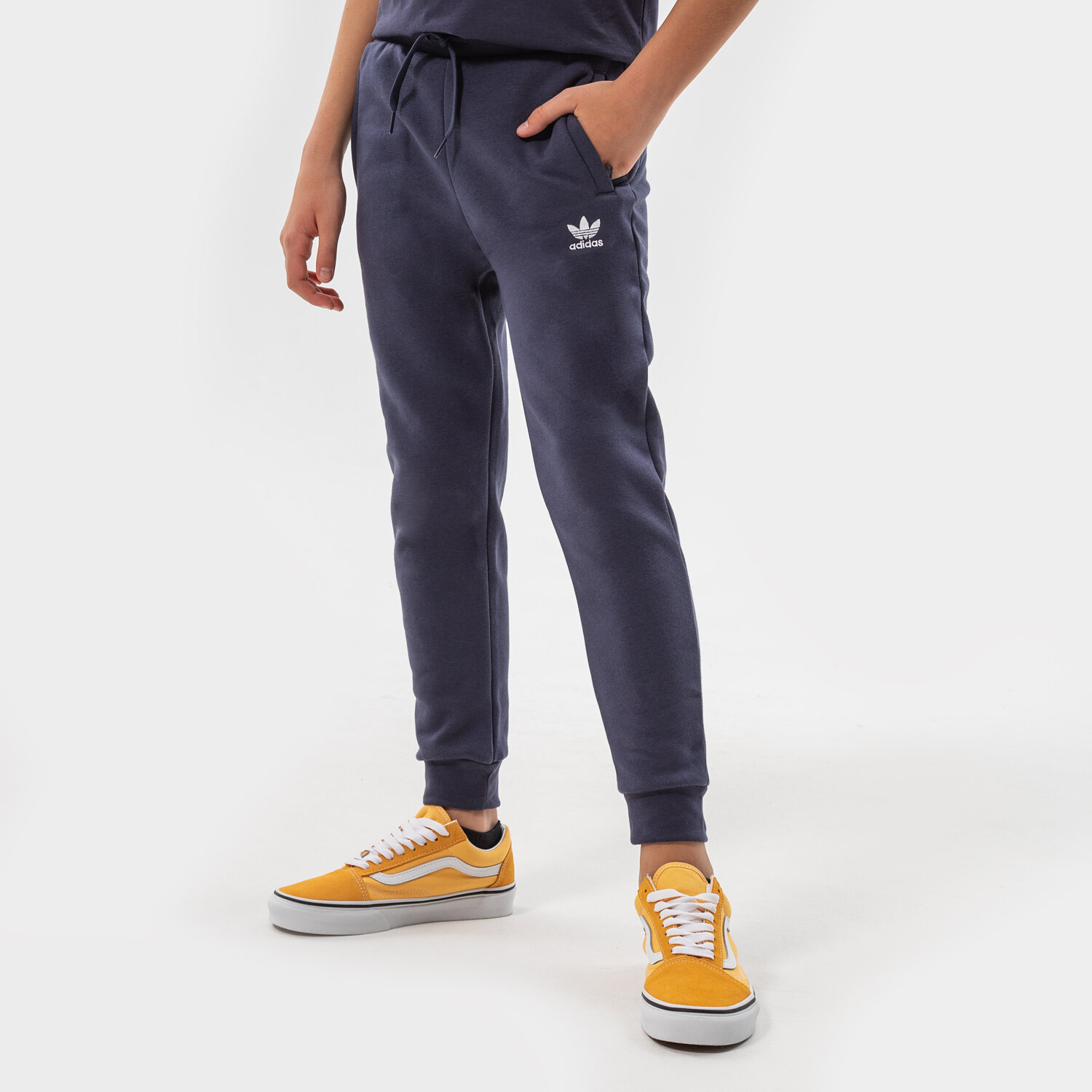 Pantaloni pentru copii ADIDAS PANTALONI  PANTS BOY HG1437 Bleumarin