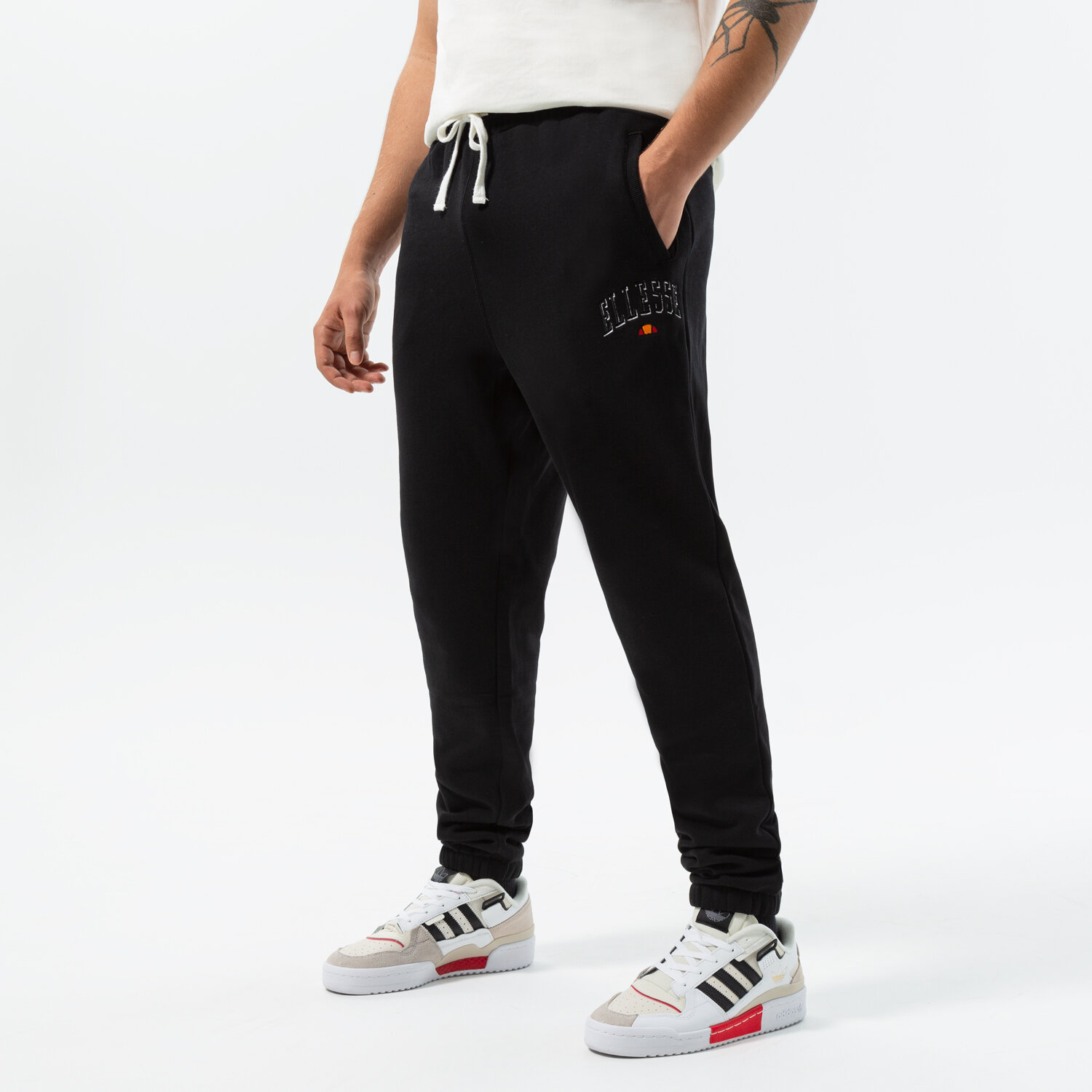 Bărbați pantaloni ELLESSE PANTALONI  CONWELL JOG PANT BLK SHP16228011 Negru