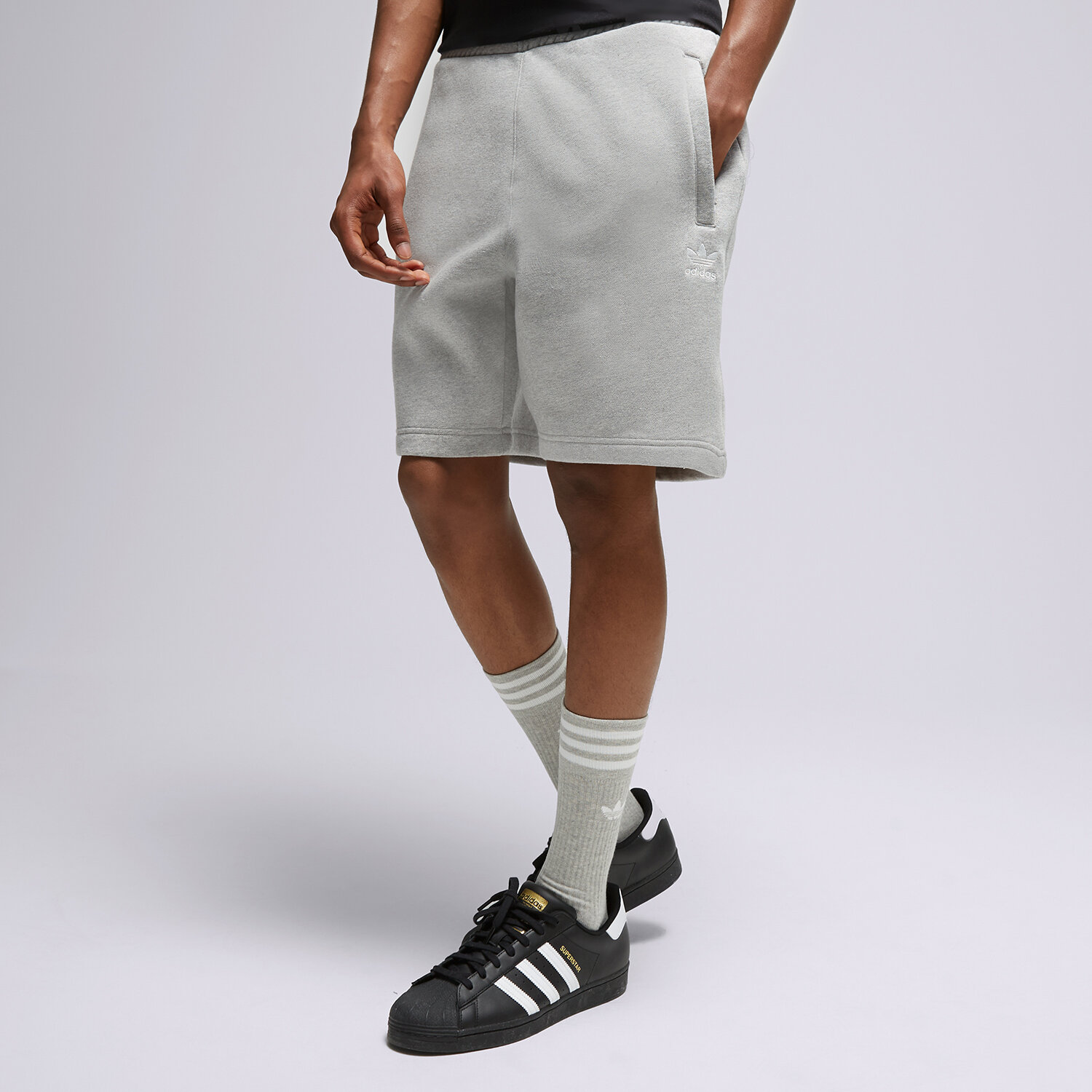 Femei pantaloni scurți ADIDAS PANTALONI SCURȚI ESSENTIAL SHORT IA4899 Gri