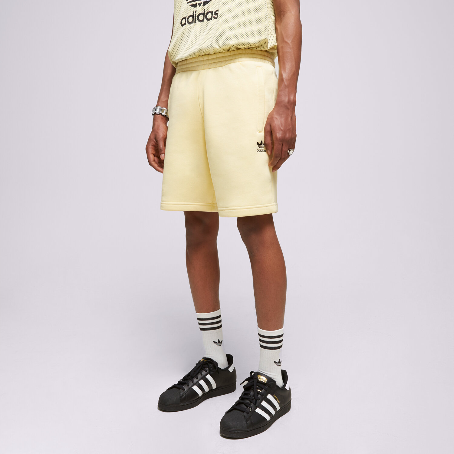 Femei pantaloni scurți ADIDAS PANTALONI SCURȚI ESSENTIAL SHORT IB3141 Galben