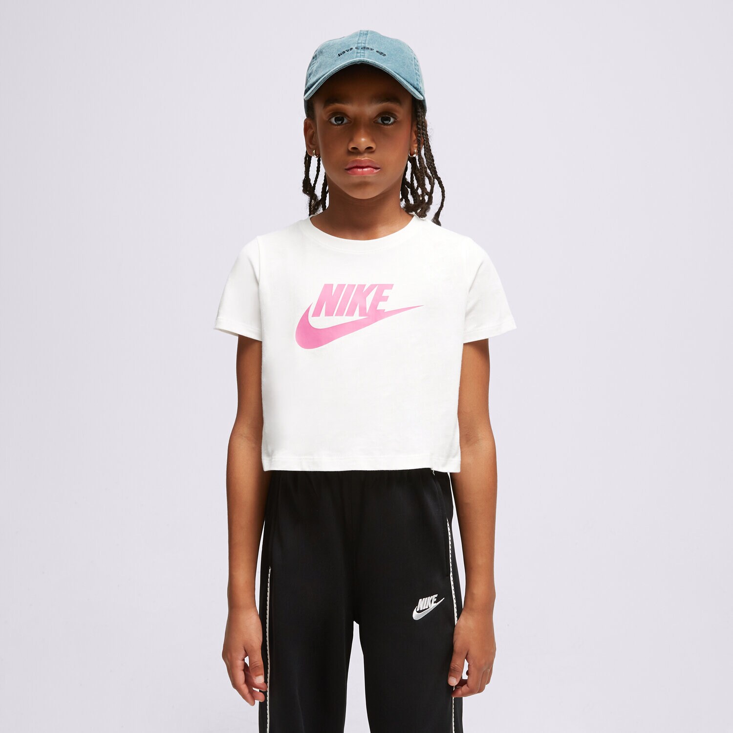 Copii tricou NIKE TRICOU (G)NSW FUTURA CRP T WH/PK SWEATSHIRT DA6925-106 Alb