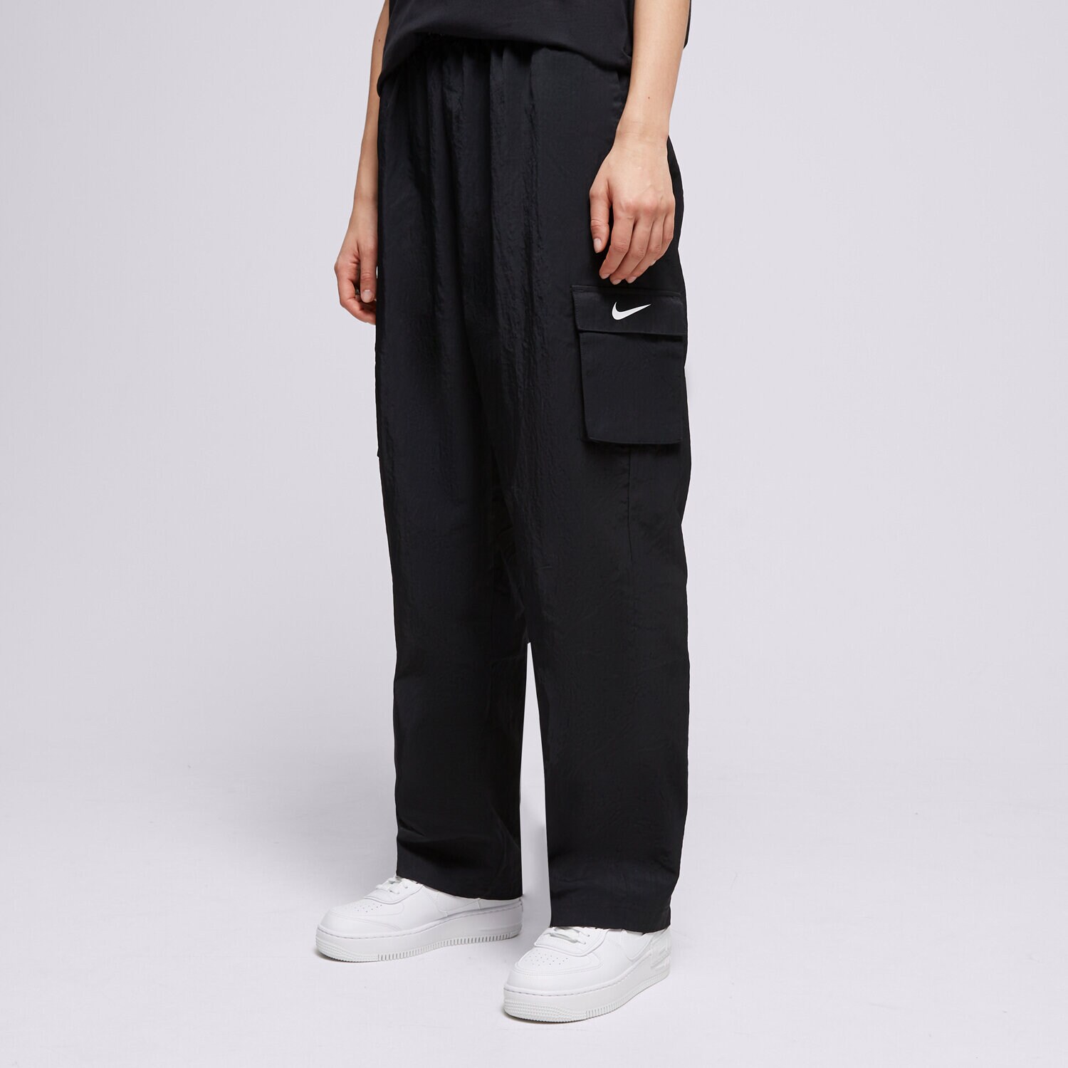 Femei pantaloni NIKE PANTALONI  W NSW ESSENTIALS WVN HR CARGO DO7209-010 Negru
