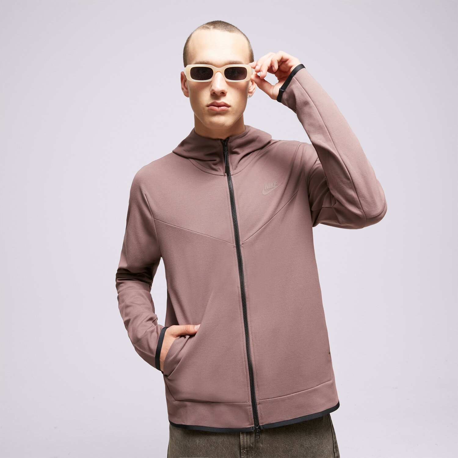 Bărbați bluză NIKE BLUZĂ HANORAC M NK TECH FZ LGHTWHT DX0822-291 Maro