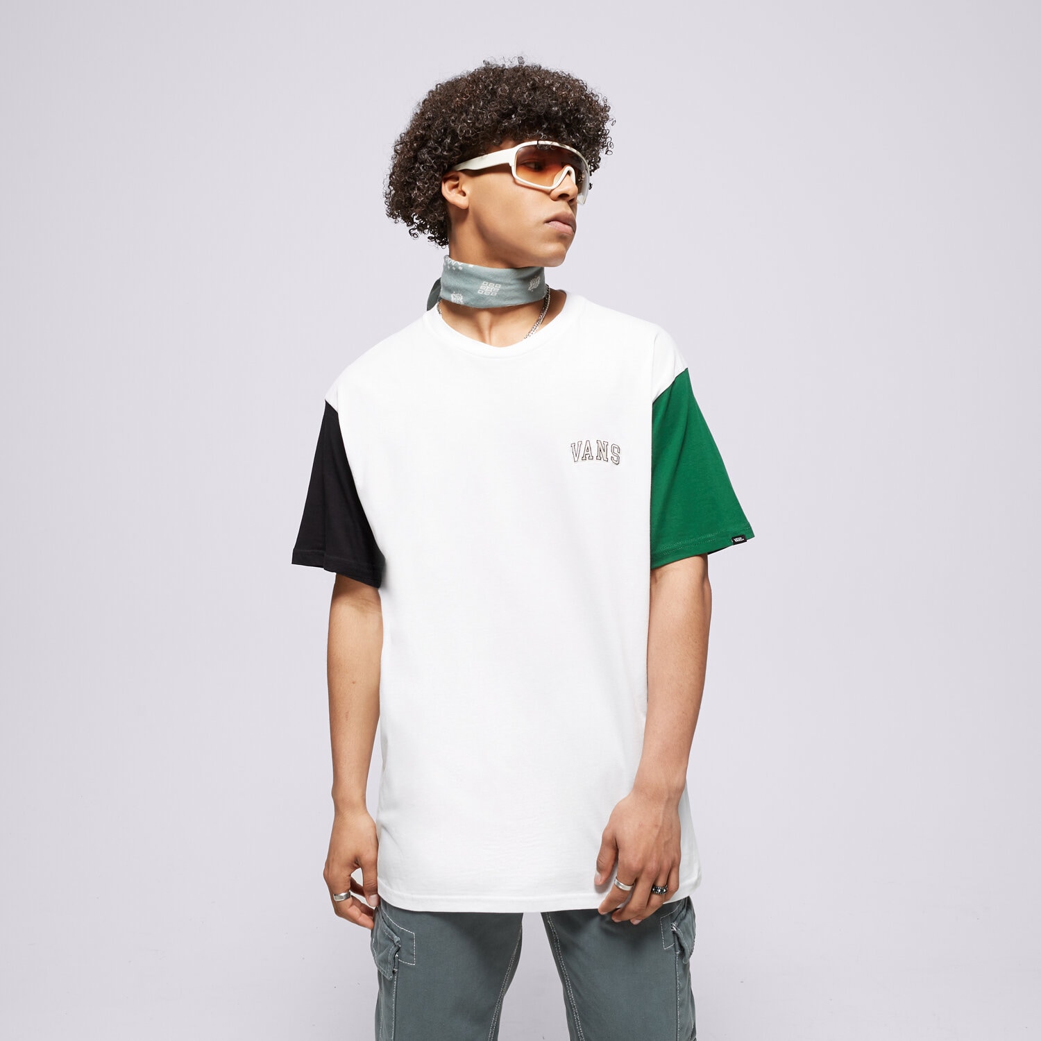 Bărbați tricou VANS TRICOU COLORBLOCK VARSITY SS TEE WHITE VN0007V8WHT1 Alb