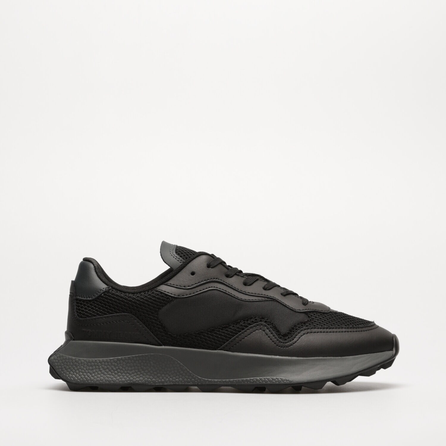 Barbați pantofi sport TOMMY HILFIGER TJM RUNNER MIX MATERIAL EM0EM01259BDS Negru