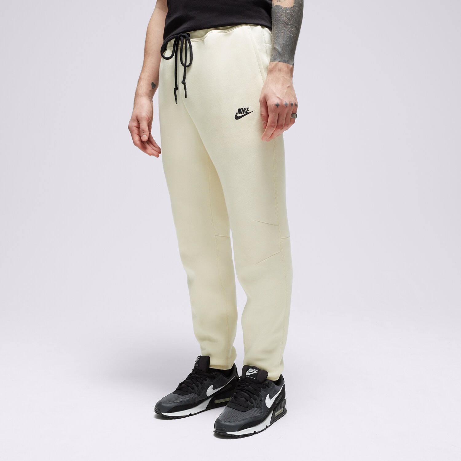 Bărbați pantaloni NIKE PANTALONI  TECH FLEECE FB8002-113 Bej