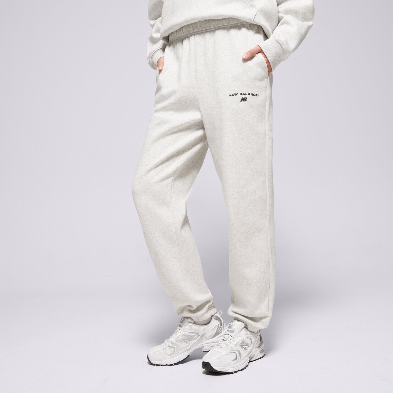 Femei pantaloni NEW BALANCE PANTALONI  REIMAGINED JOGGER WP51500AHH Gri