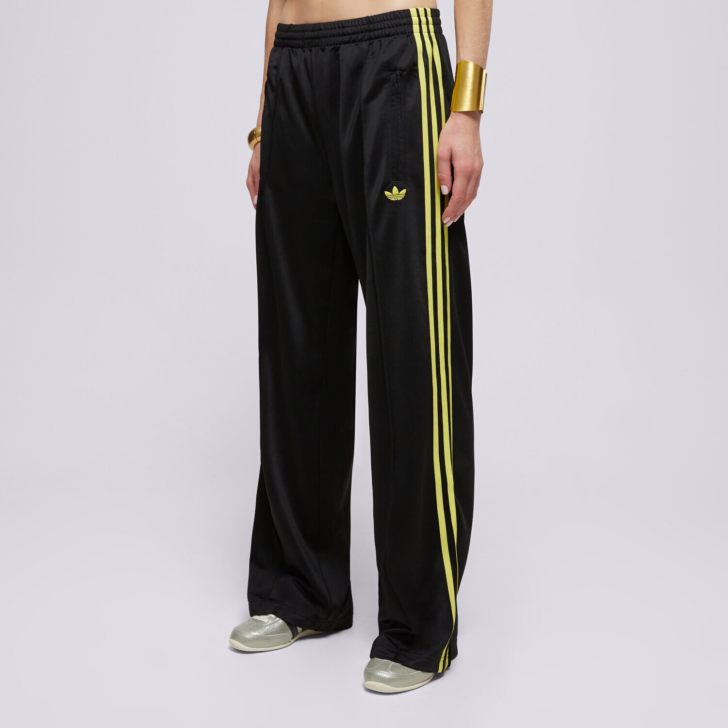 Femei pantaloni ADIDAS PANTALONI  FBIRD LOOSE JP2310 Negru