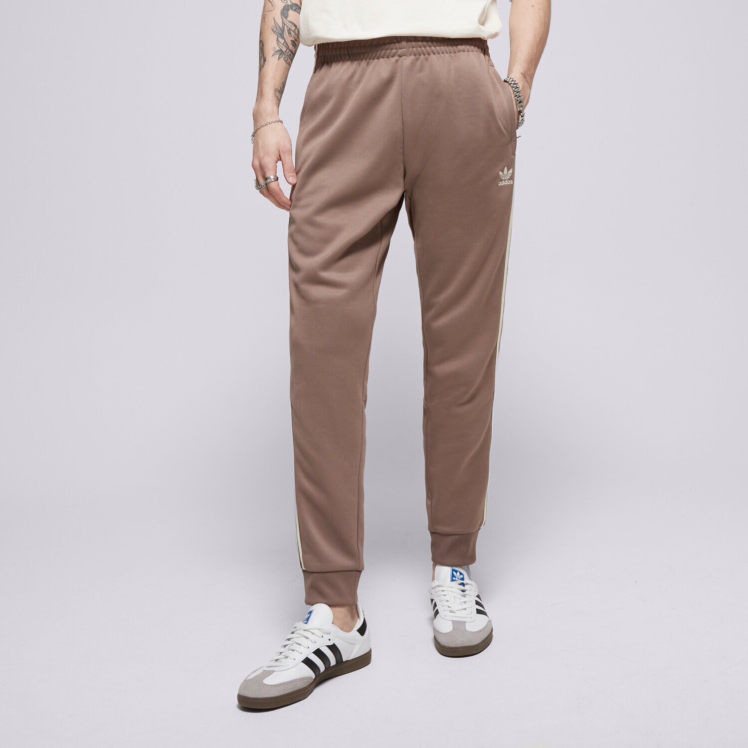 Bărbați pantaloni ADIDAS PANTALONI  SST TP JP2518 Bej