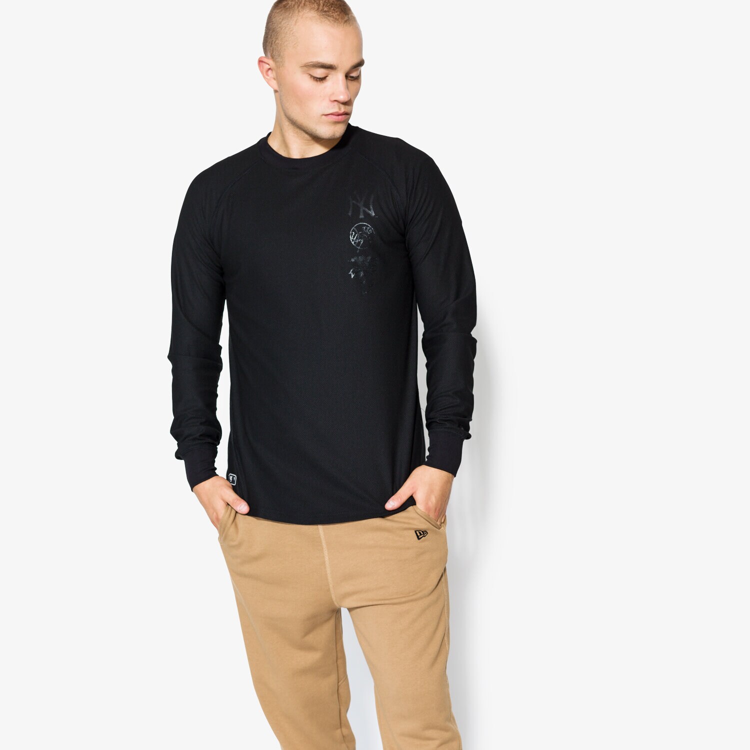 Bărbați tricou NEW ERA BLUZĂ STEALTH LS NY YANKEES BLK 11459470 Negru