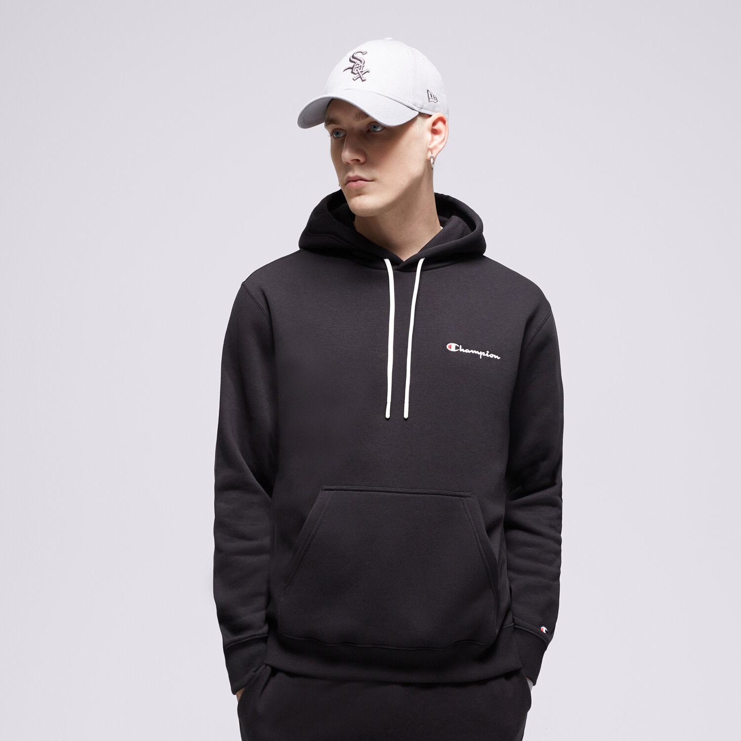 Bărbați bluză CHAMPION BLUZĂ CU GLUGĂ HOODED SWEATSHIRT 219208KK001 Negru