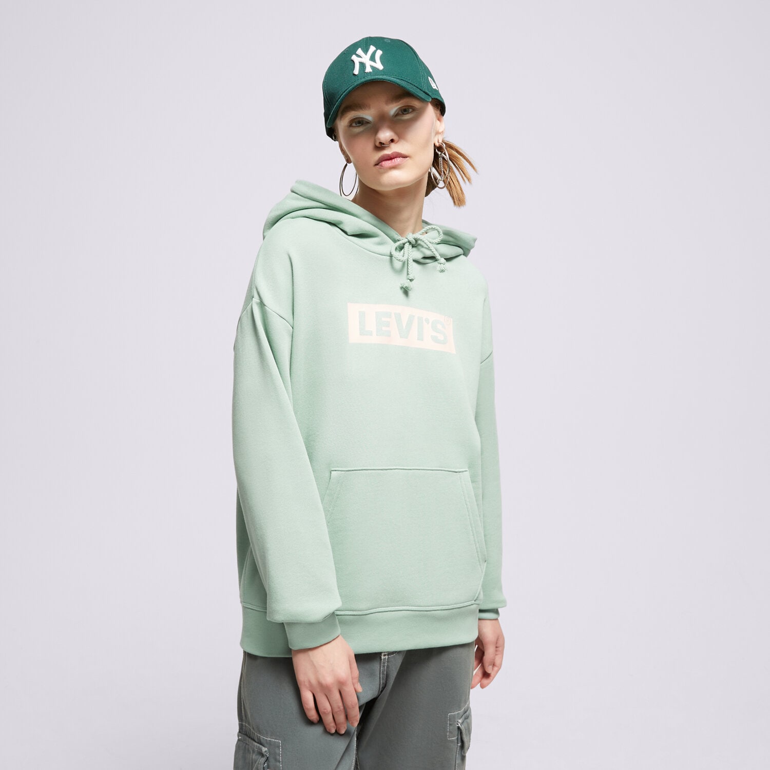 Femei bluză LEVI'S BLUZĂ CU GLUGĂ GRAPHIC STANDARD 18487-0249 Verde