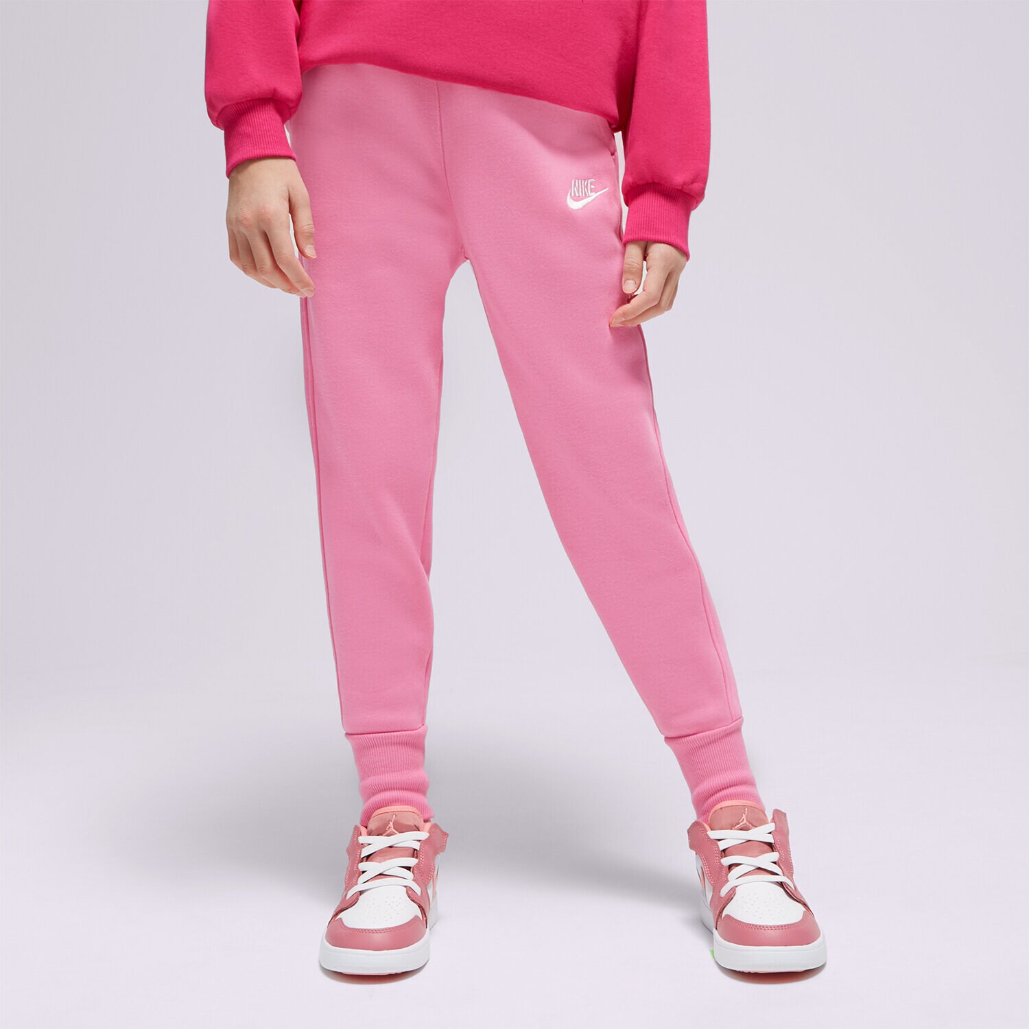 Pantaloni pentru copii NIKE PANTALONI  G NSW CLUB FLC HR FTD GIRL FD2921-675 Roz