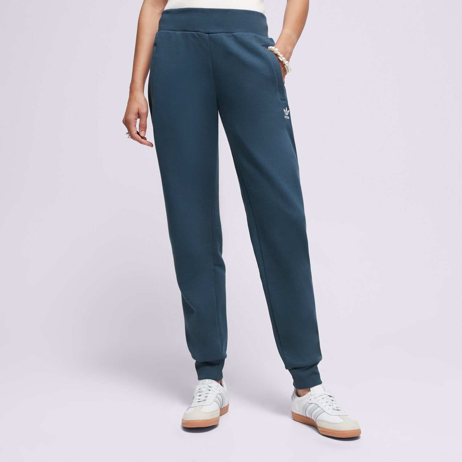 Femei pantaloni ADIDAS PANTALONI TRACK PANT IJ9818 Bleumarin