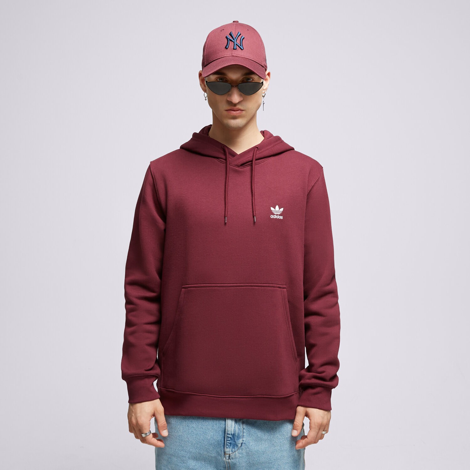 Bărbați bluză ADIDAS BLUZĂ CU GLUGĂ ESSENTIAL HOODY II5792 Bordo