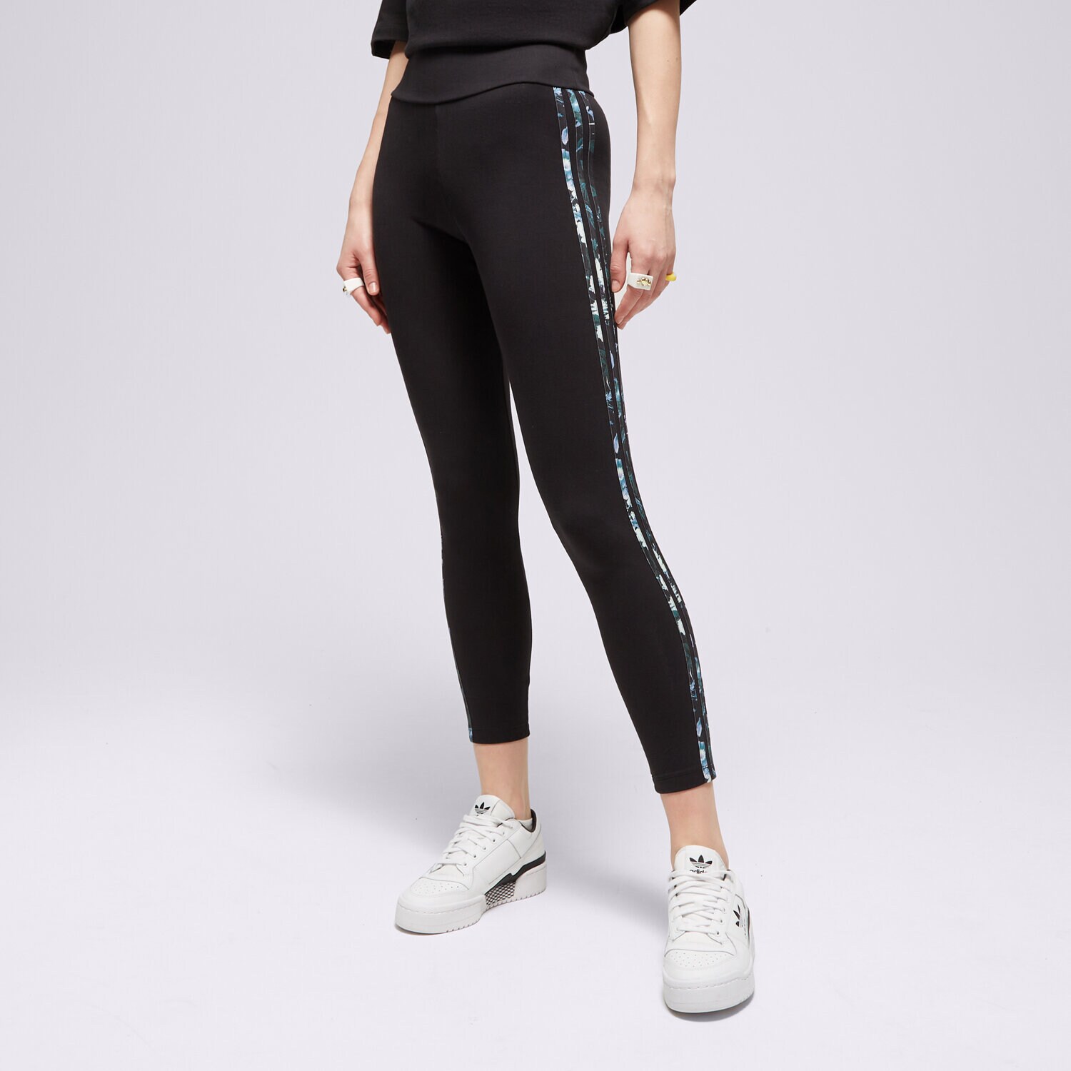 Femei pantaloni ADIDAS PANTALONI  FLOWER TIGHT II3192 Negru