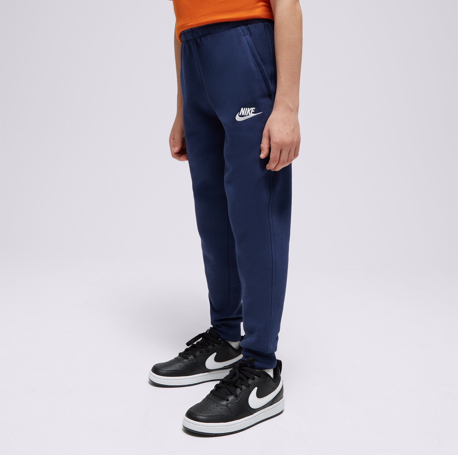 Pantaloni pentru copii NIKE PANTALONI  NIKE CLUB FLEECE BOY FD3008-410 Bleumarin