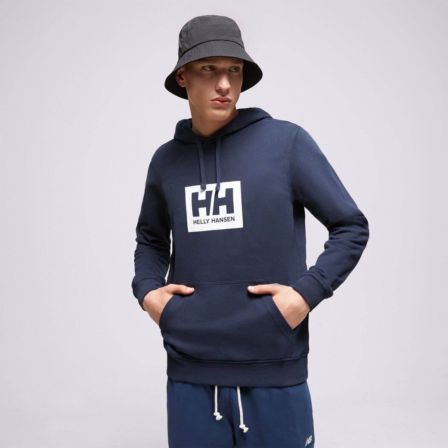 Bărbați bluză HELLY HANSEN BLUZĂ CU GLUGĂ HH BOX HOODIE 53289598 Negru