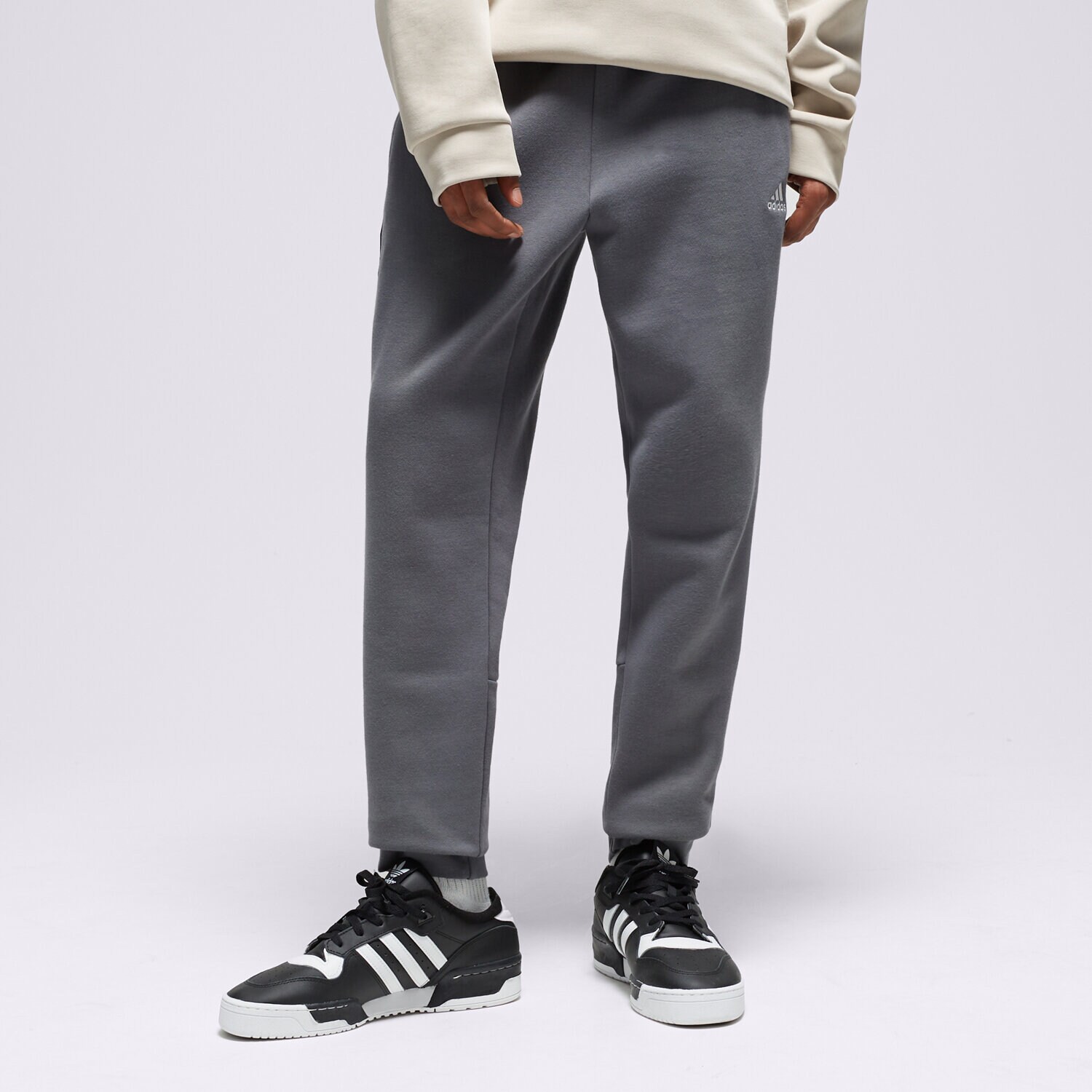 Bărbați pantaloni ADIDAS ENERGIZE FLEECE JOGGERS  GL4601 Gri