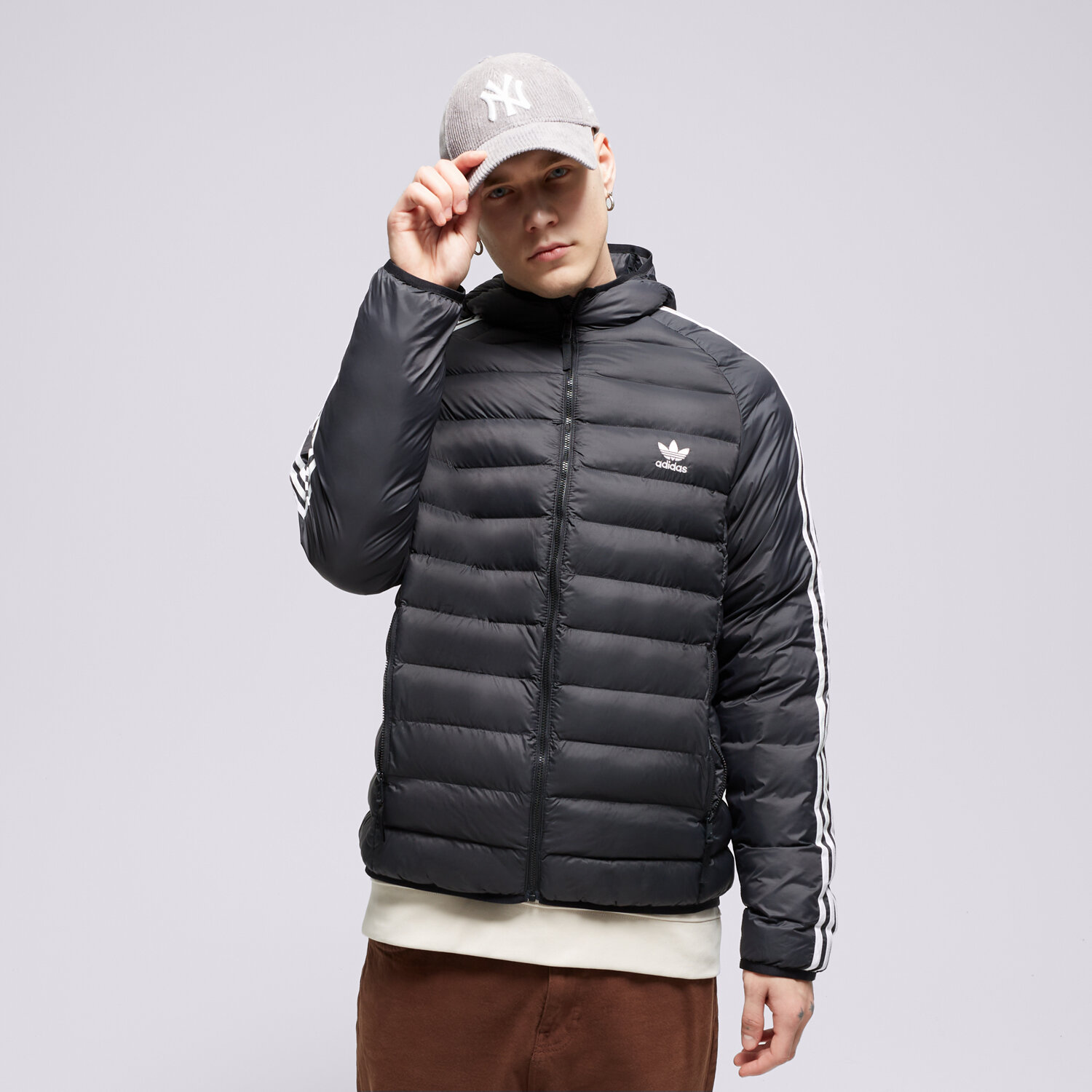 Bărbați eacă de iarnă ADIDAS JACHETĂ CU PUF PAD HOODED PUFF IL2563 Negru
