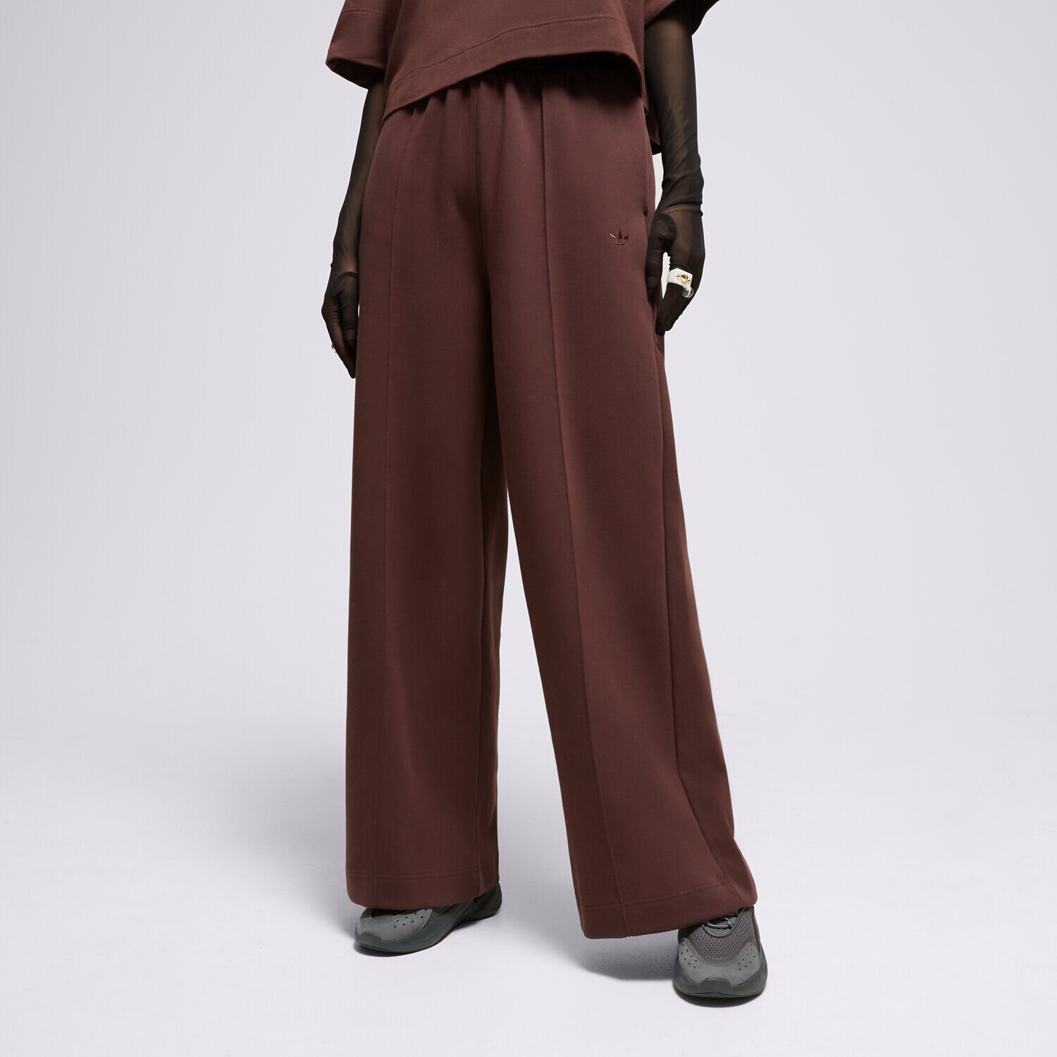 Femei pantaloni ADIDAS PANTALONI  WIDELEG IL0850 Maro
