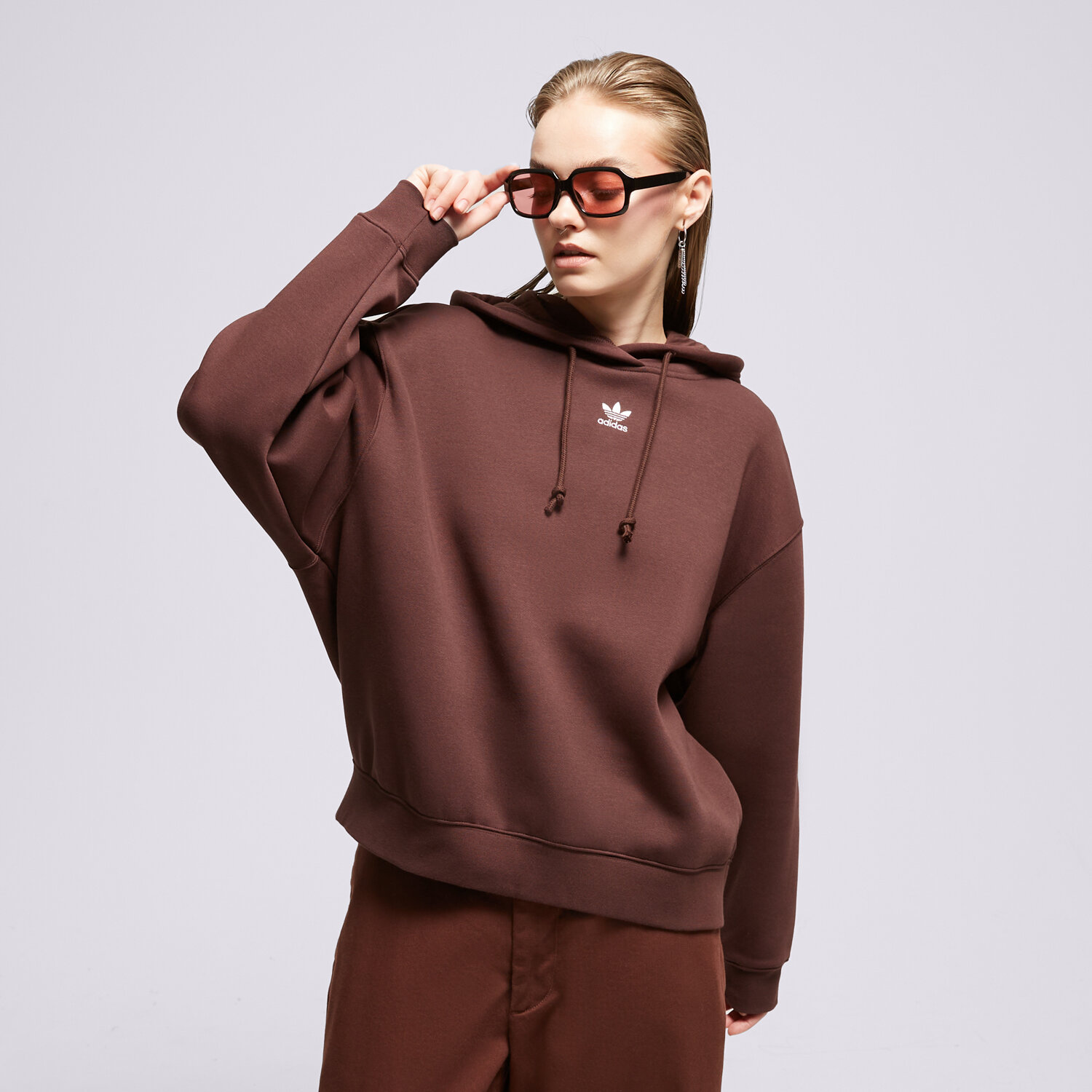 Femei bluză ADIDAS BLUZĂ CU GLUGĂ HOODIE IK3998 Maro
