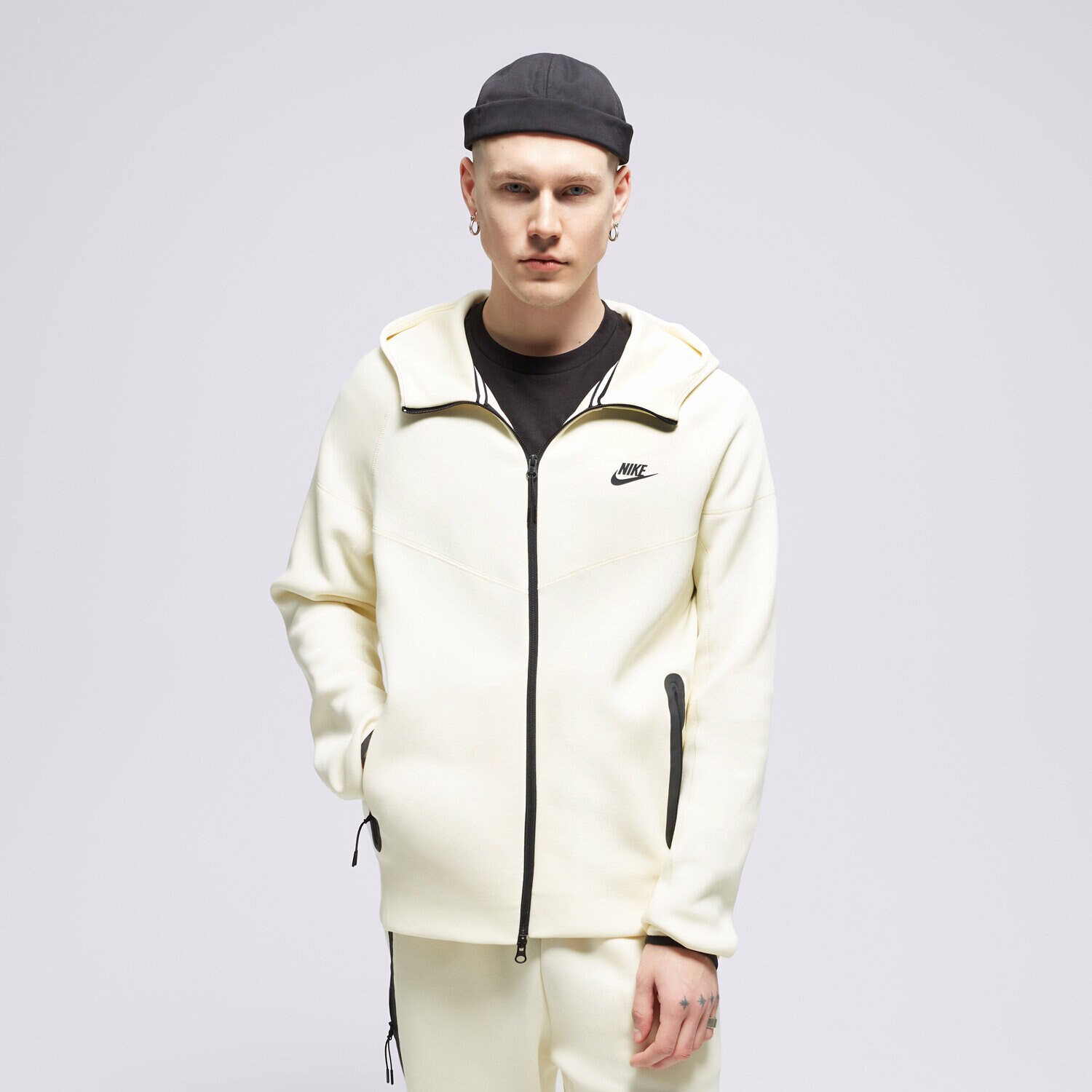 Bărbați bluză NIKE BLUZĂ CU GLUGĂ TECH FLEECE FB7921-113 Bej