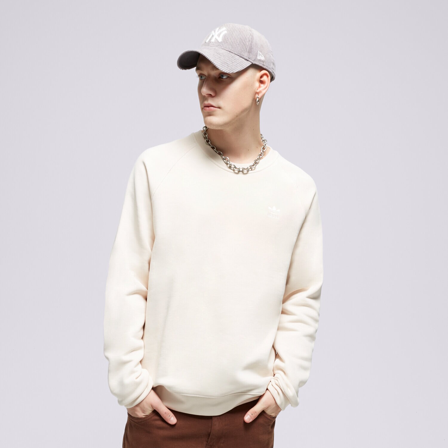 Bărbați bluză ADIDAS BLUZĂ ESSENTIAL CREW IM4535 Alb