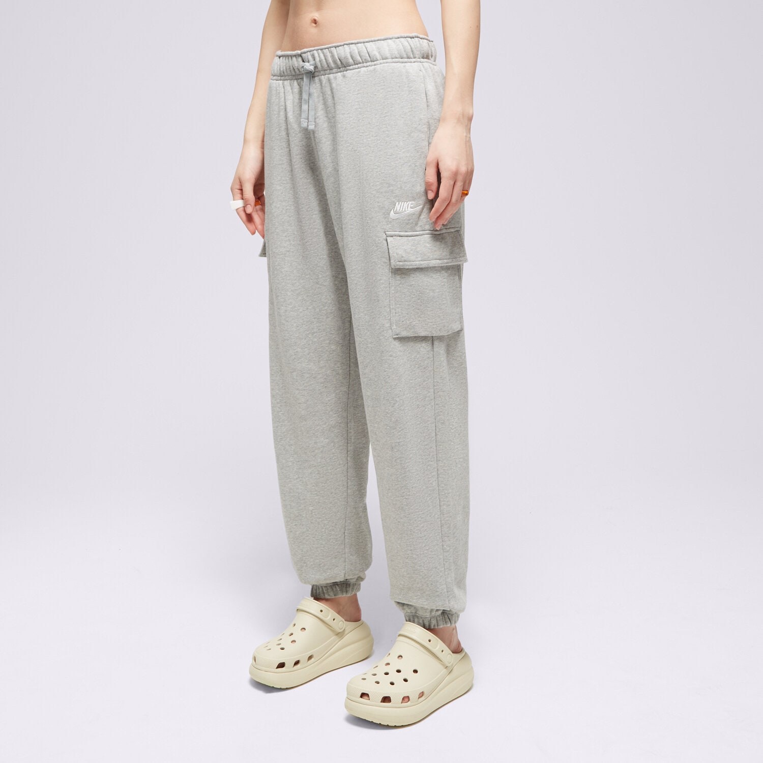 Femei pantaloni NIKE PANTALONI  W NSW CLUB FLC MR PANT CARGO DQ5196-063 Gri