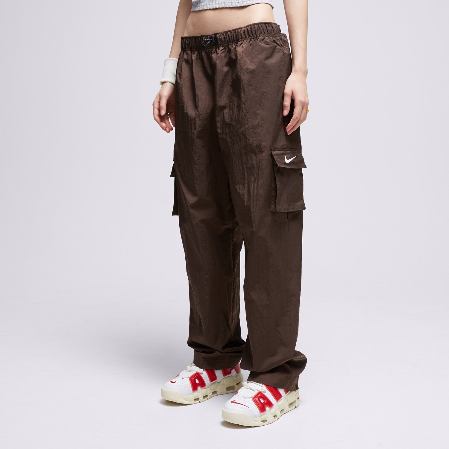Femei pantaloni NIKE PANTALONI  W NSW ESSNTL WVN HR  DO7209-237 Maro