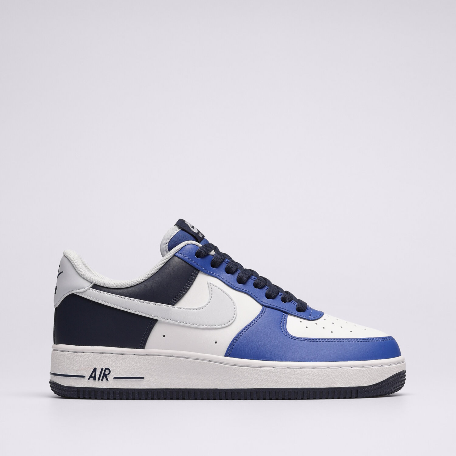 Barbați pantofi sport NIKE AIR FORCE 1 '07 LV8 FQ8825-100 Alb
