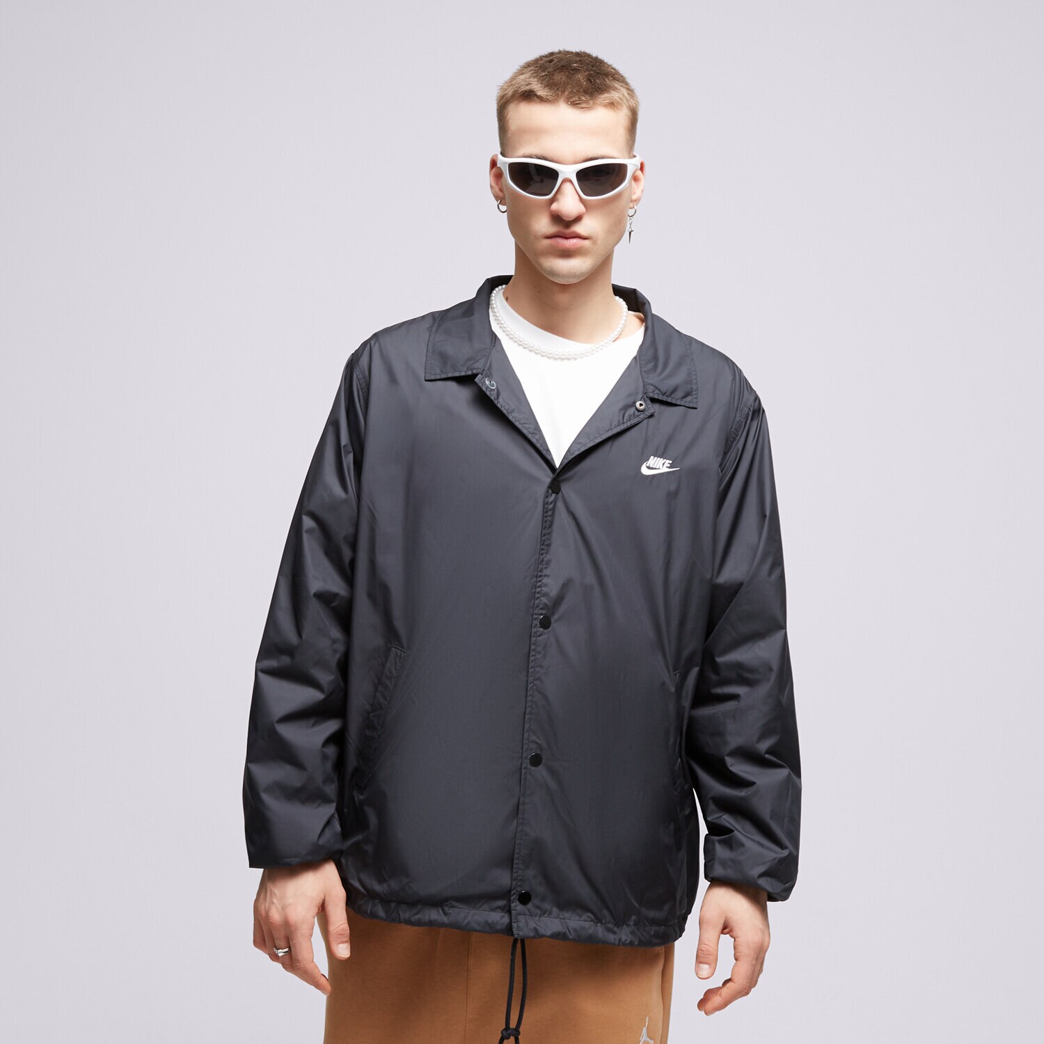 Bărbați jachetă NIKE JACHETĂ M NK CLUB COACHES JKT FN3316-010 Negru