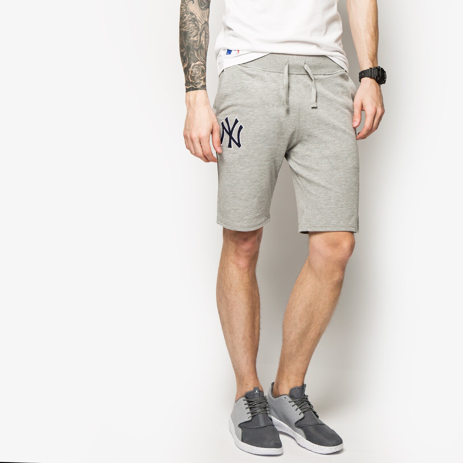 Femei pantaloni scurți NEW ERA PANTALONI SCURȚI MLB NY YANKEES GRY HEAT 11242881 Gri