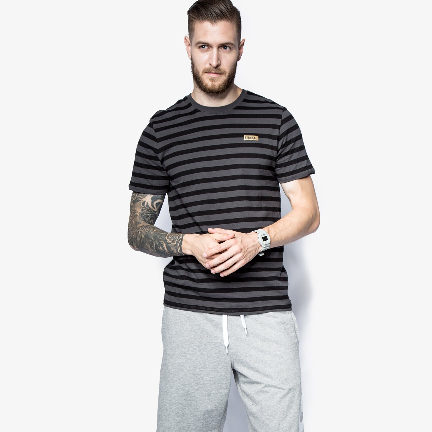 Bărbați tricou NIKE TRICOU FC STRIPE TEE 789449060 Gri