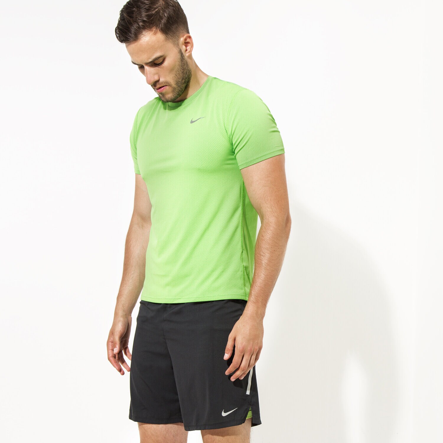 Bărbați tricou NIKE TRICOU DRI-FIT CONTOUR SS 683517313 Verde