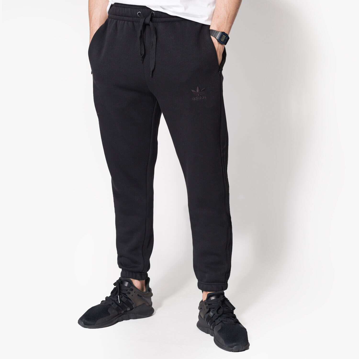 Bărbați pantaloni ADIDAS PANTALONI  TRF SERIES SP BK5908 Negru