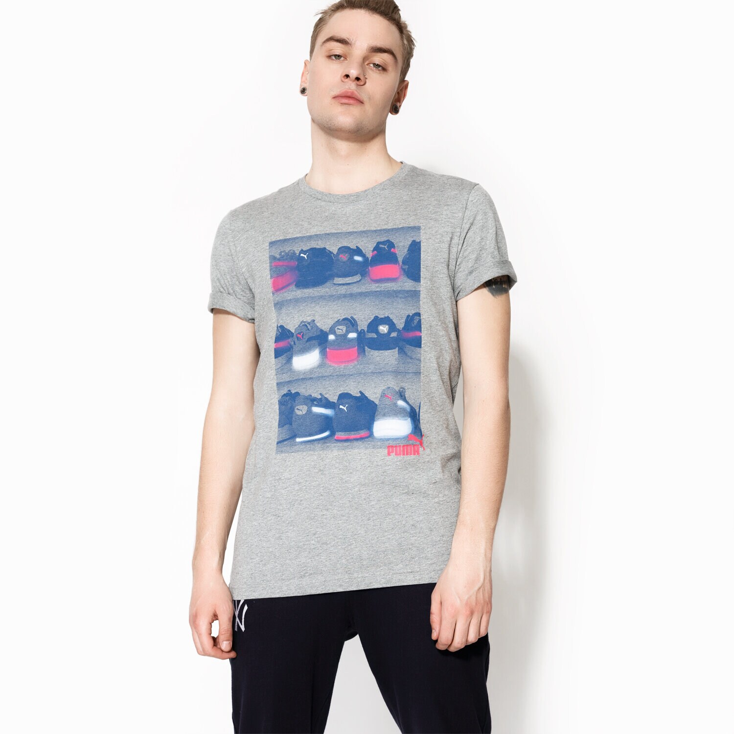 Bărbați tricou PUMA TRICOU SS SNEAKER PHOTO TEE 59093503 Gri