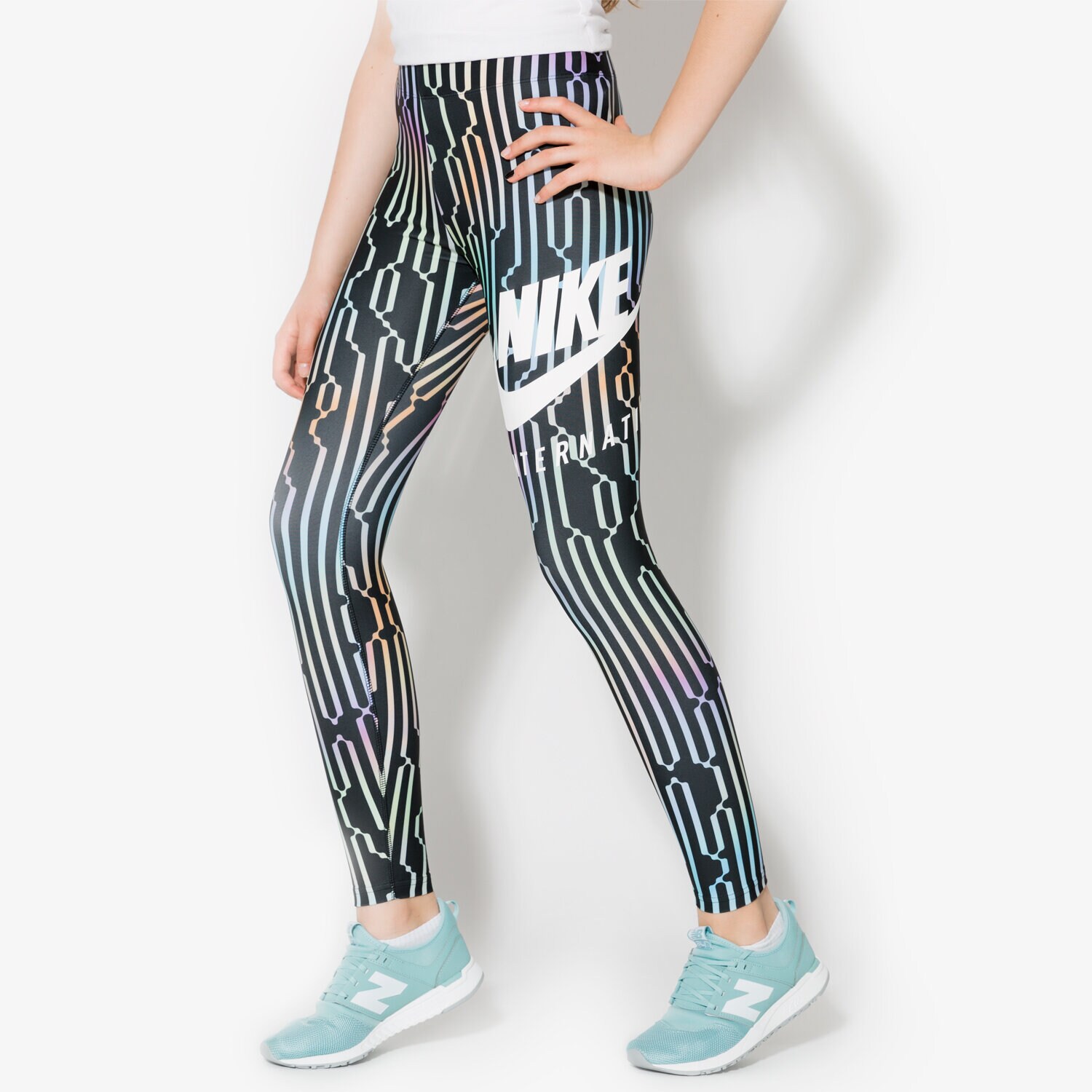 Femei pantaloni NIKE COLANȚI W NK INTL LGGNG AOP 881176010 Mulicolor