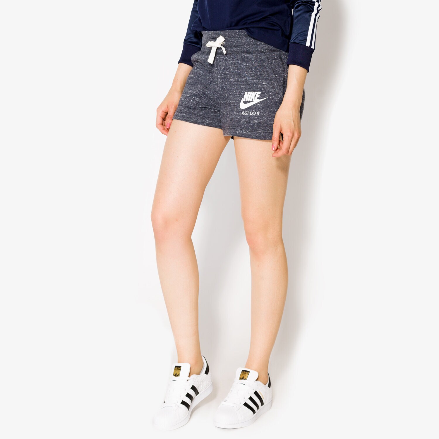 Femei pantaloni scurți NIKE PANTALONI SCURȚI W NSW GYM VNTG SHORT 883733060 Gri
