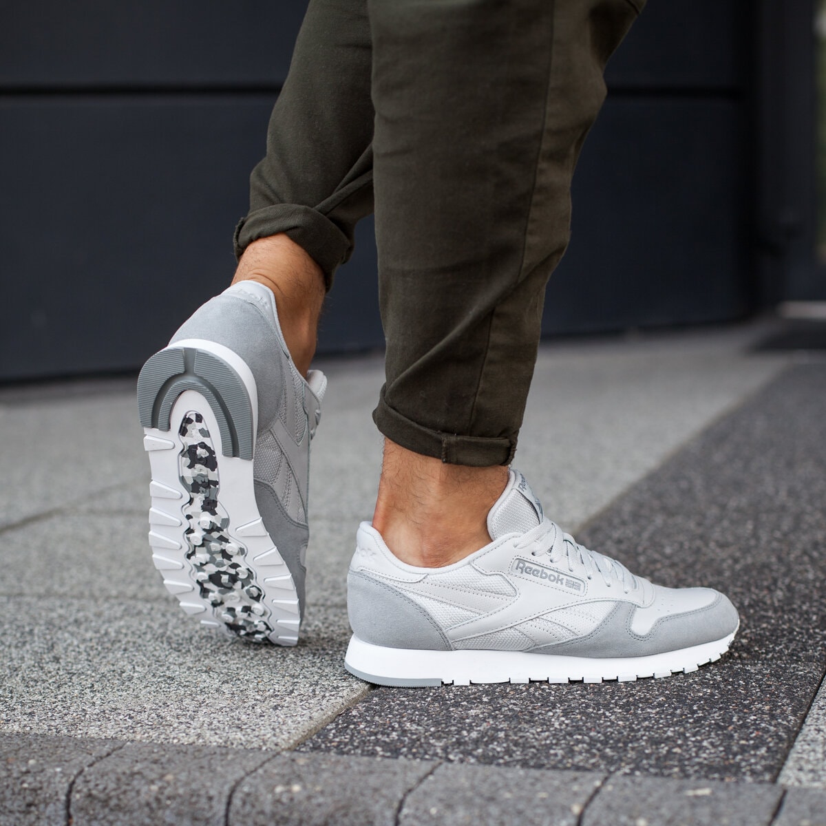 Barbați pantofi sport REEBOK CL LEATHER  BS5148 Gri