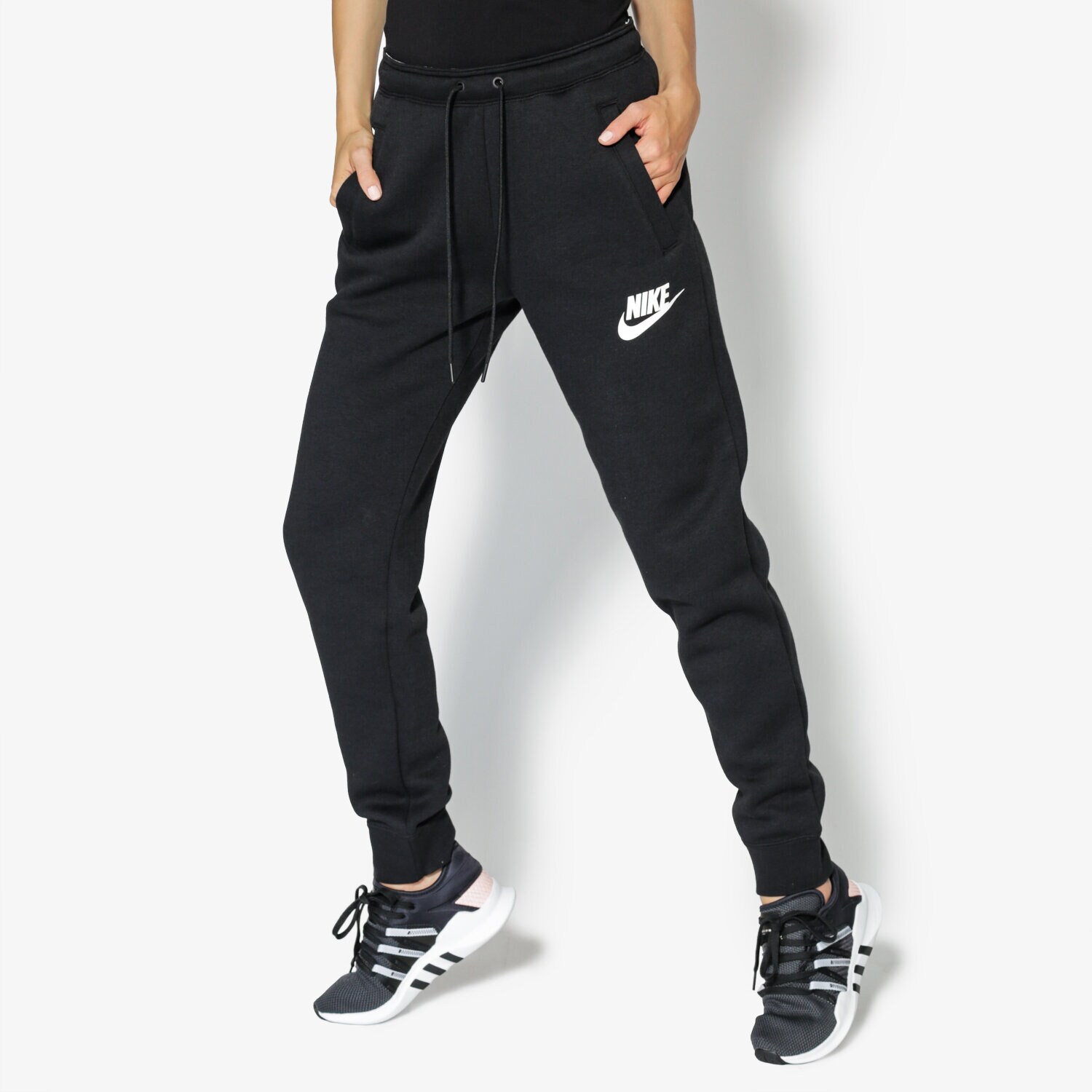 Femei pantaloni NIKE PANTALONI  W NSW RALLY PANT REG 894850-010 Negru