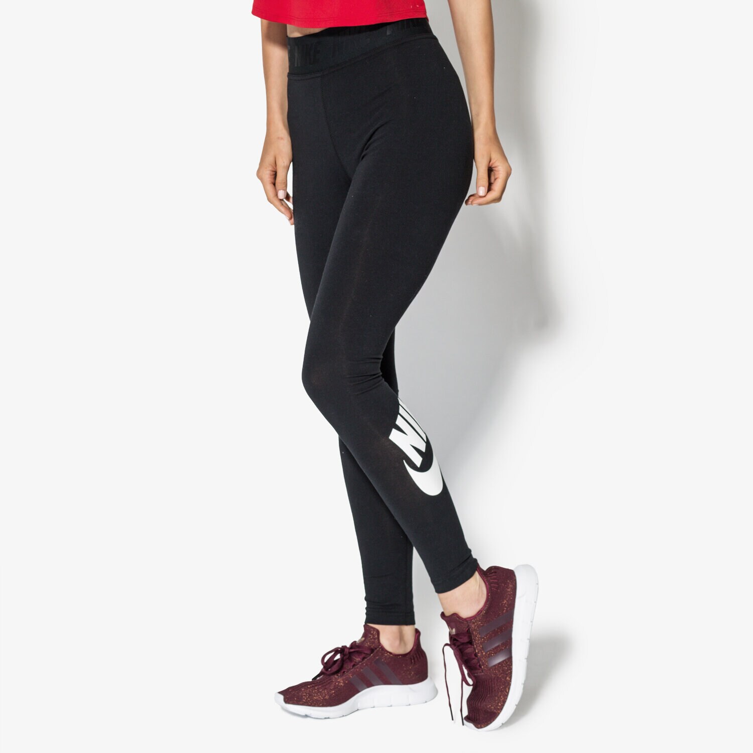 Femei pantaloni NIKE COLANȚI W NSW LGGNG LEGASEE HW 933346-010 Negru