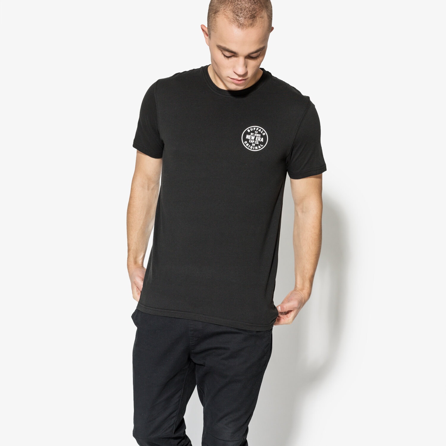 Bărbați tricou NEW ERA TRICOU SS NE CHEST AND BACK TEE NE BLK 11585990 Negru