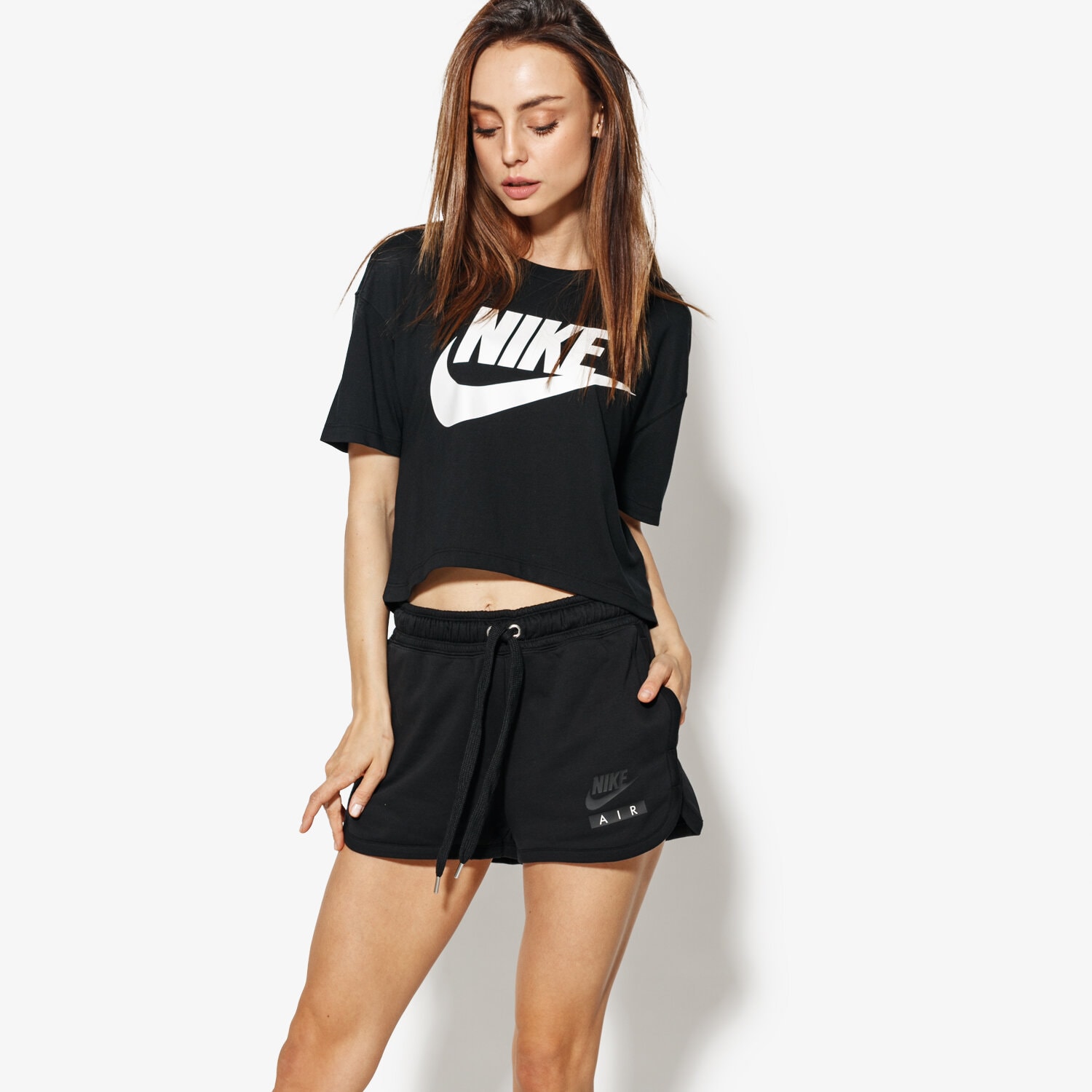 Femei tricou NIKE TRICOU SS W NSW ESSNTL TOP CROP SS AA3144-010 Negru